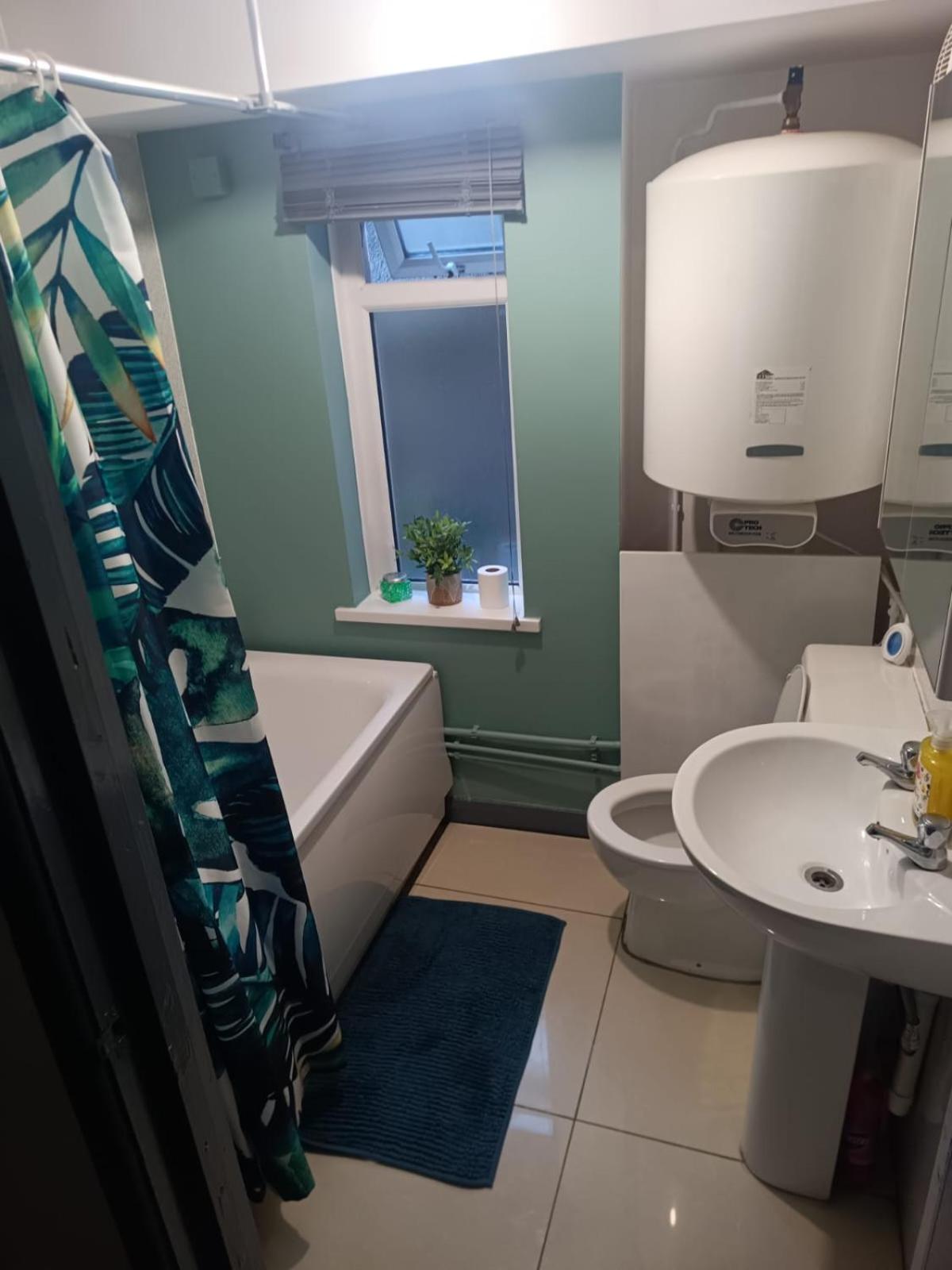 Apartment Cosy Garden Flat Near Bay & Centre - Fast Wifi, 5 Mins To Centre *