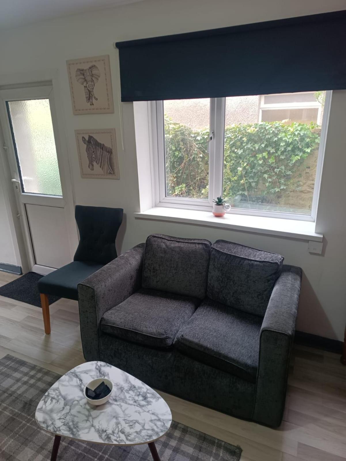 Cosy Garden Flat Near Bay & Centre - Fast Wifi, 5 Mins To Centre