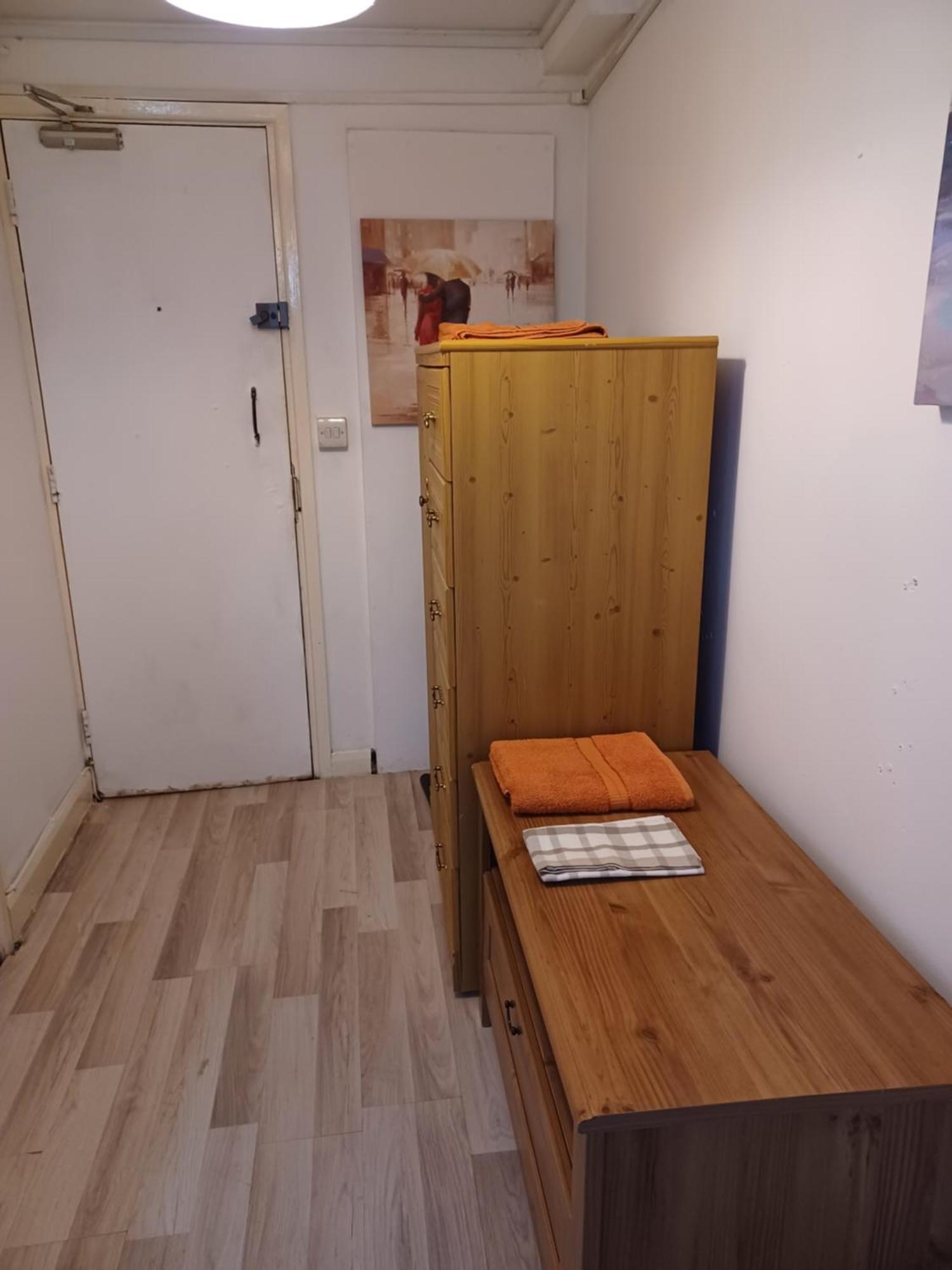 Cosy Garden Flat Near Bay & Centre - Fast Wifi, 5 Mins To Centre Apartamento
