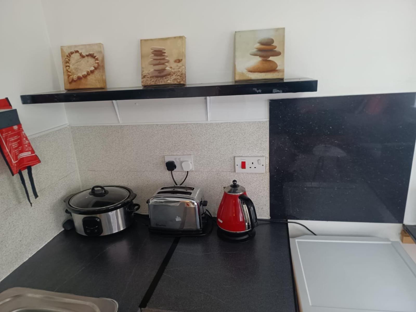 Cosy Garden Flat Near Bay & Centre - Fast Wifi, 5 Mins To Centre *